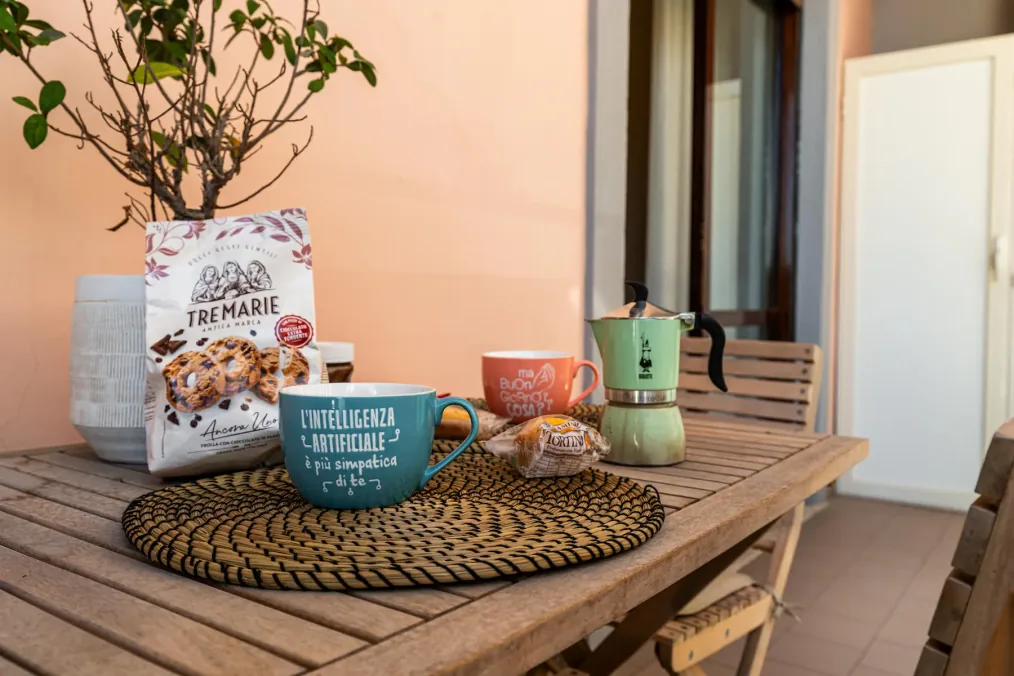 Balcone con tavolino per la colazione, Casador Vomero